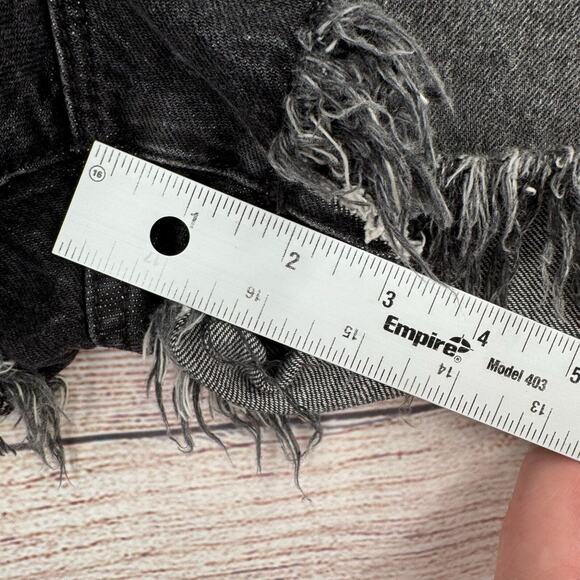 Good American Good 90s Long Fray Hem Shorts Women's Size 8/29 Black/Gray - Picture 12 of 12